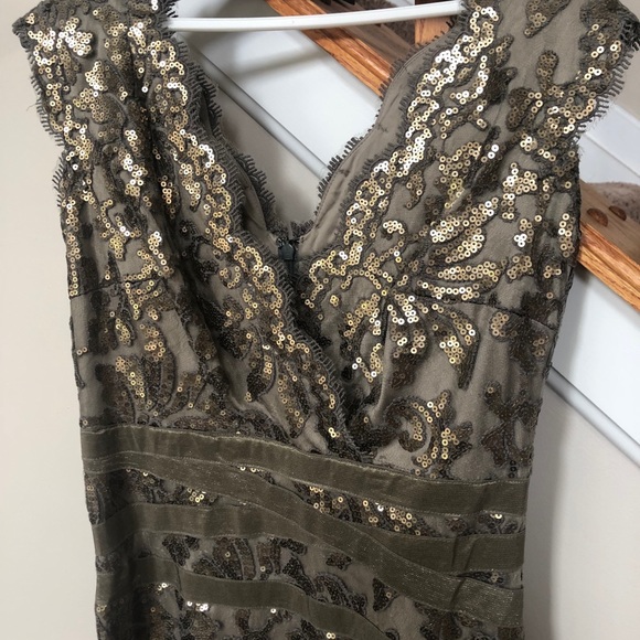 Cache Gown - Picture 2 of 5